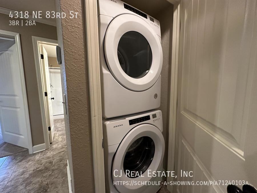 4318 Ne 83rd St - Photo 7 of 12