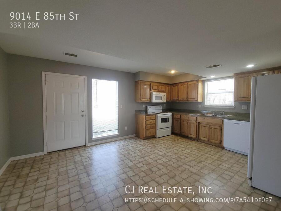 9014 E 85th St - Photo 4 of 12