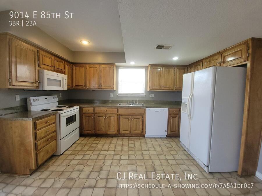 9014 E 85th St - Photo 6 of 12