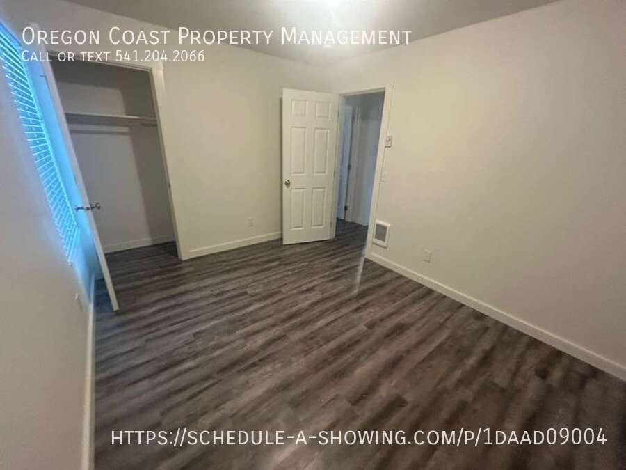 170 Sw Strawberry Ln #D - Photo 3 of 7