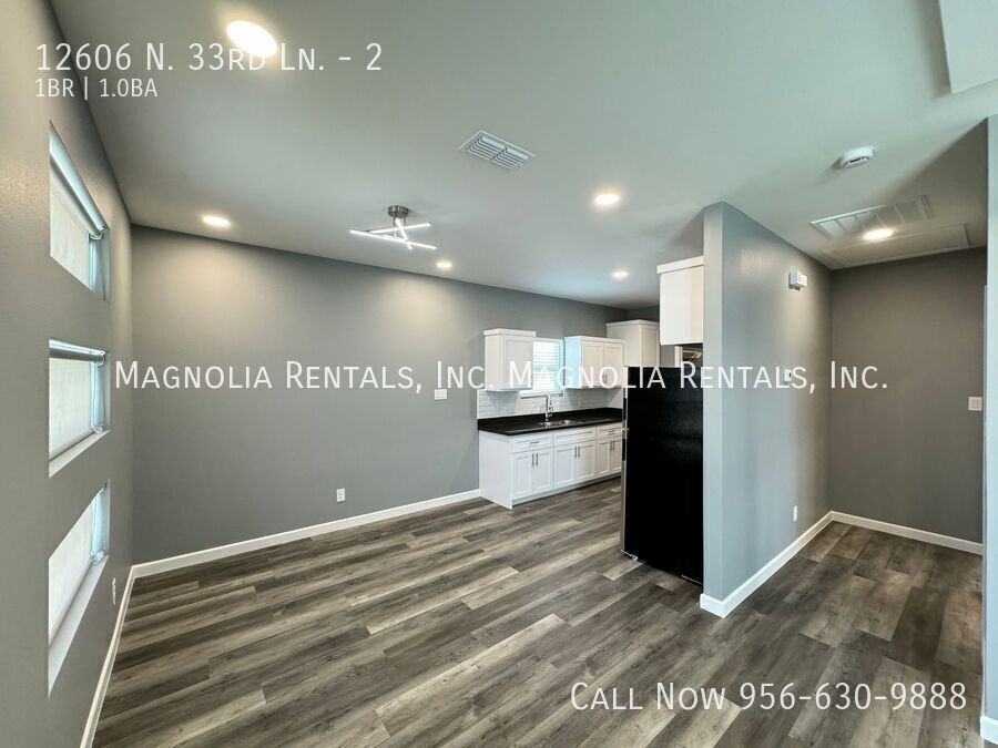 12606 N 33rd Ln #2 - Photo 4 of 13