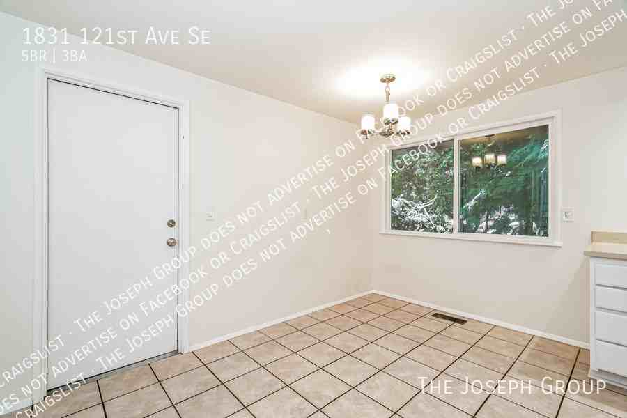 1831 121st Ave Se - Photo 7 of 32