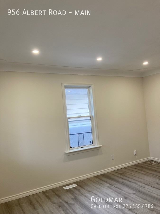 956 Albert Rd #MAIN - Photo 3 of 14