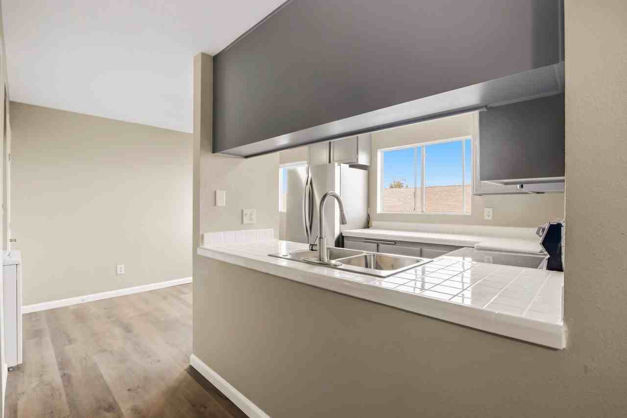 621 D St - Photo 5 of 22