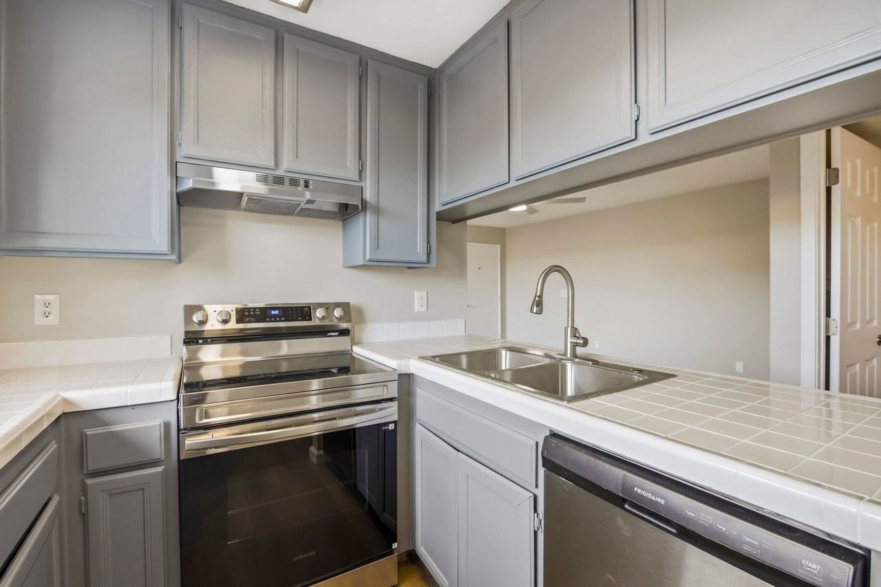 621 D St - Photo 7 of 22