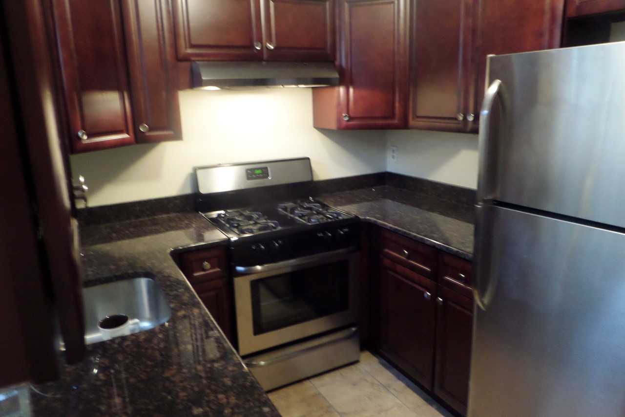 1031 S Dorrance St - Photo 3 of 8