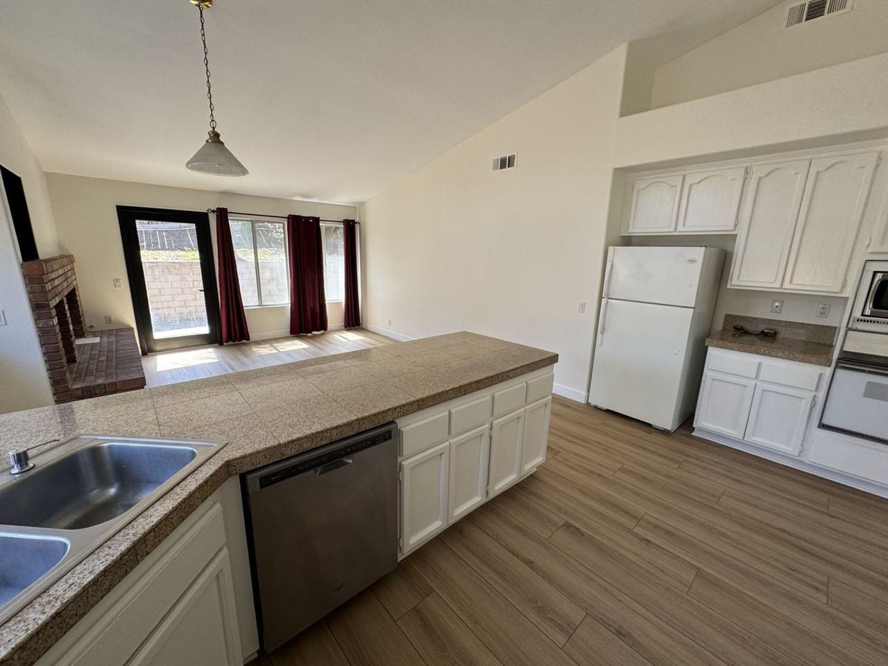 9195 Desert Acacia Ln - Photo 7 of 26