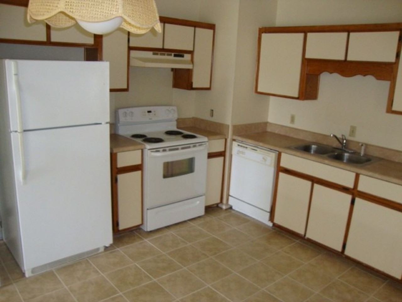 930 Piercefield Dr - Photo 3 of 12