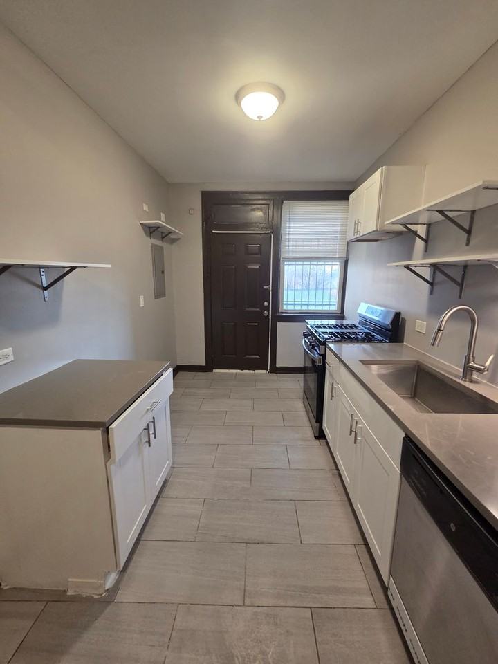 1459-1461 East 69th Place - Photo 3 of 9