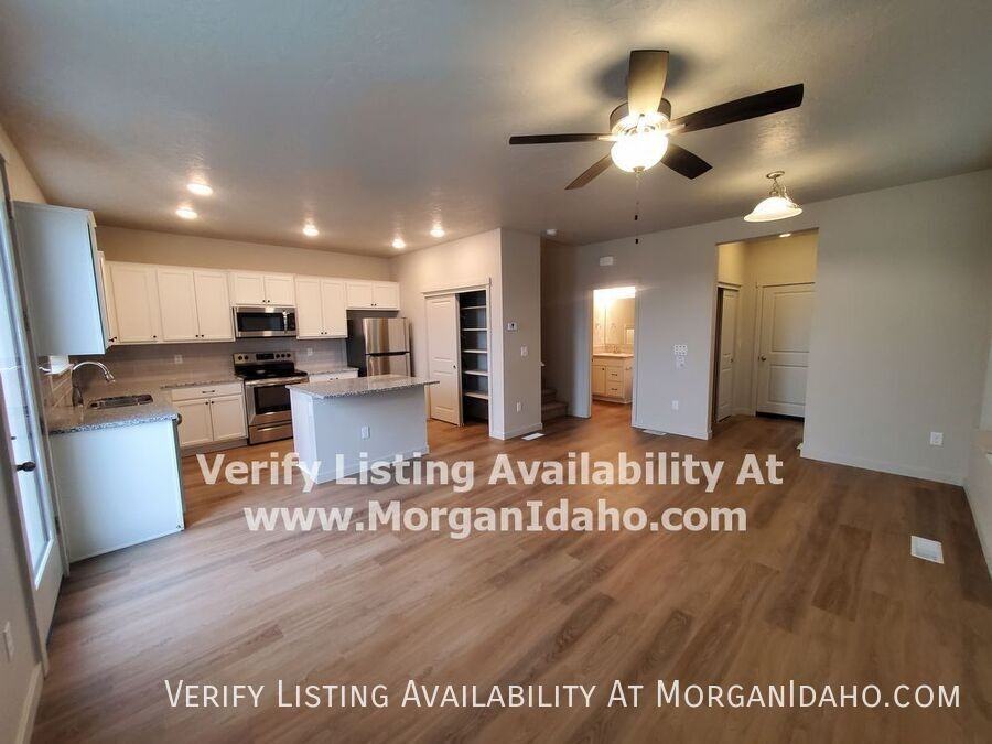 376 N Tessa Ln - Photo 3 of 18