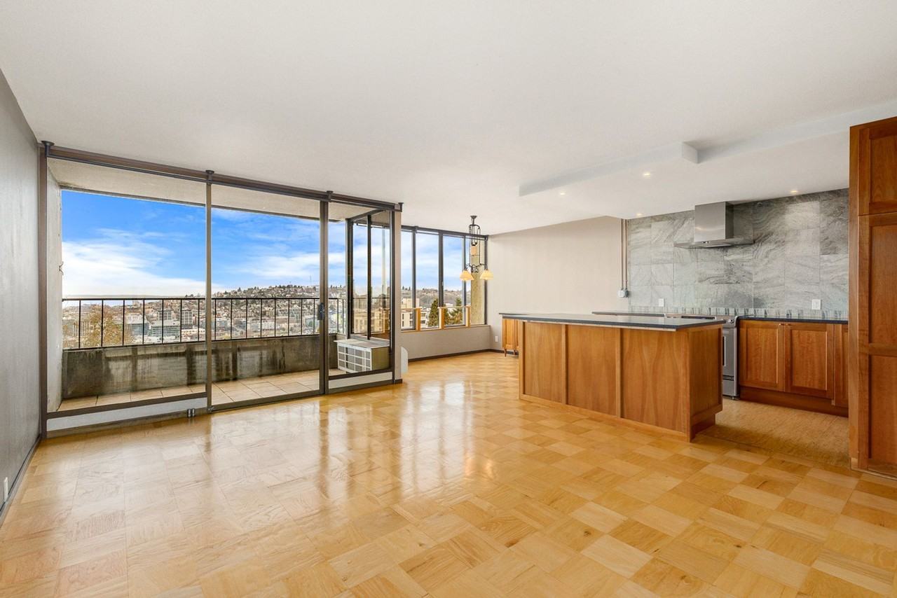 601 Belmont Ave E #E5 - Photo 6 of 20