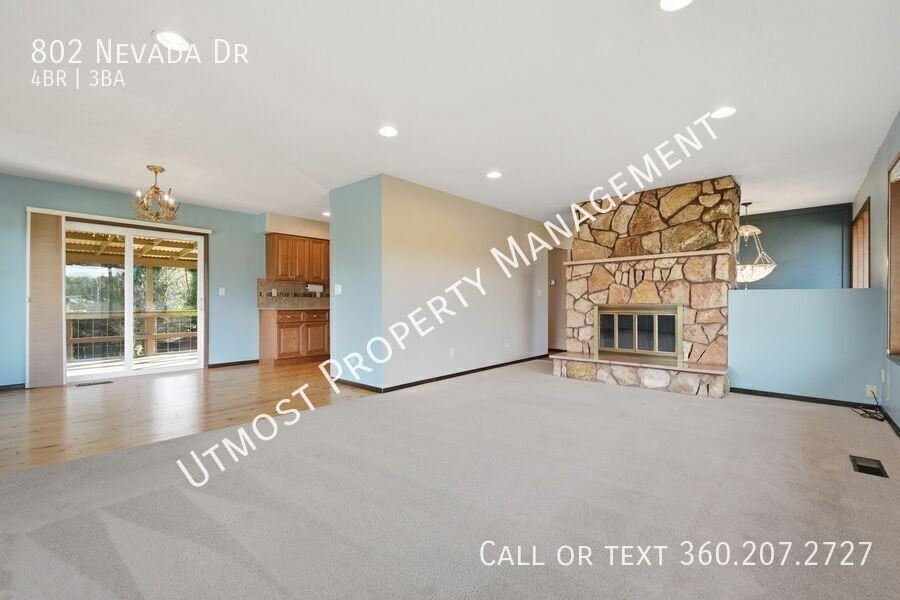 802 Nevada Dr - Photo 3 of 14