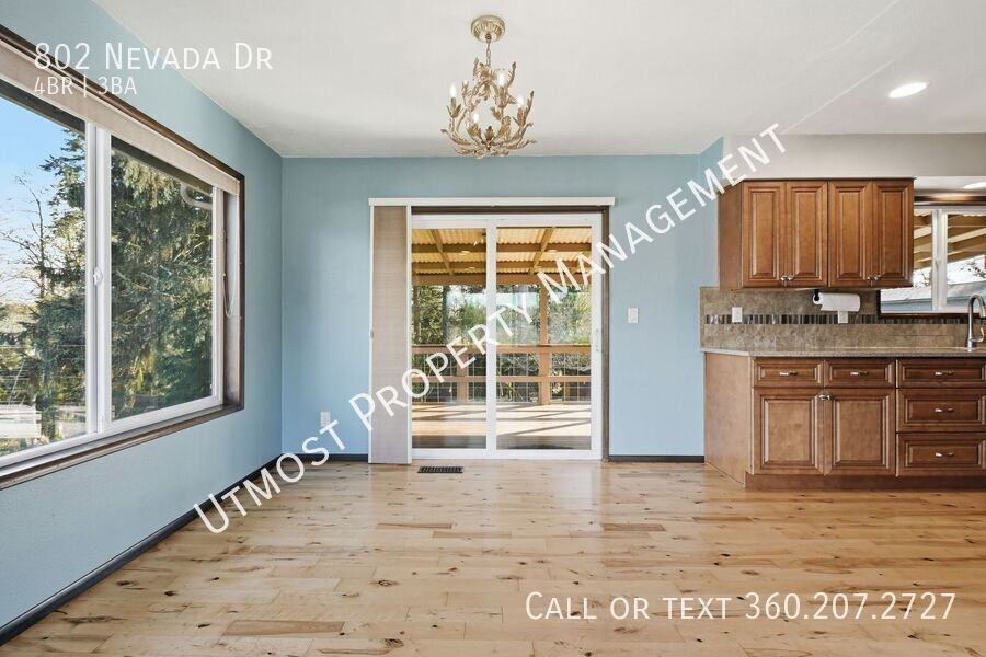 802 Nevada Dr - Photo 5 of 14