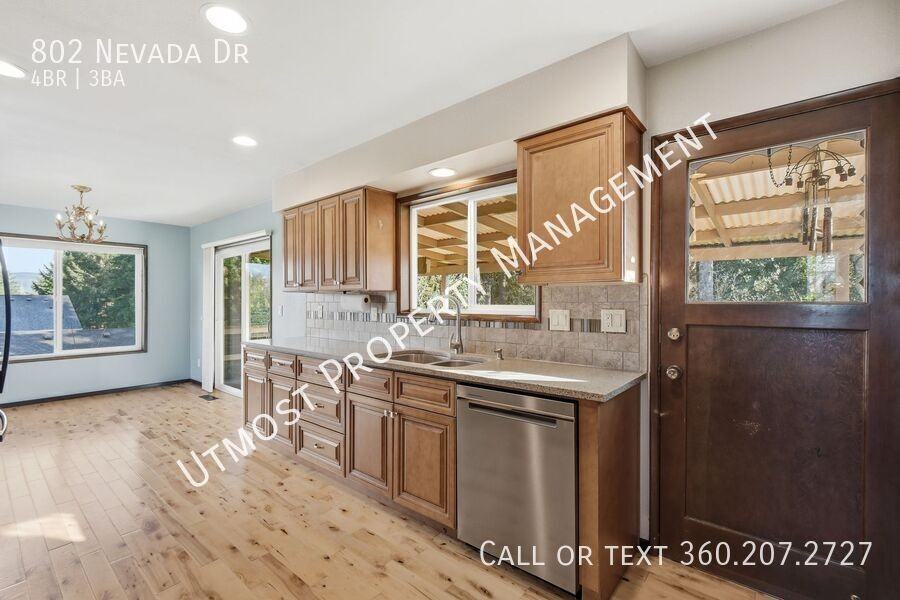 802 Nevada Dr - Photo 6 of 14