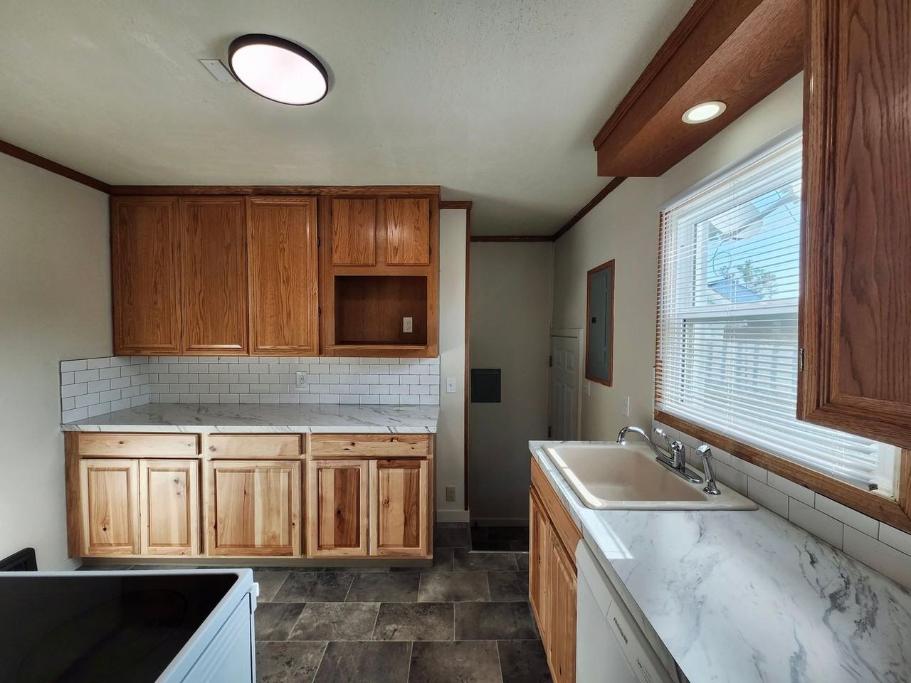 1500 Thayer Dr - Photo 7 of 29