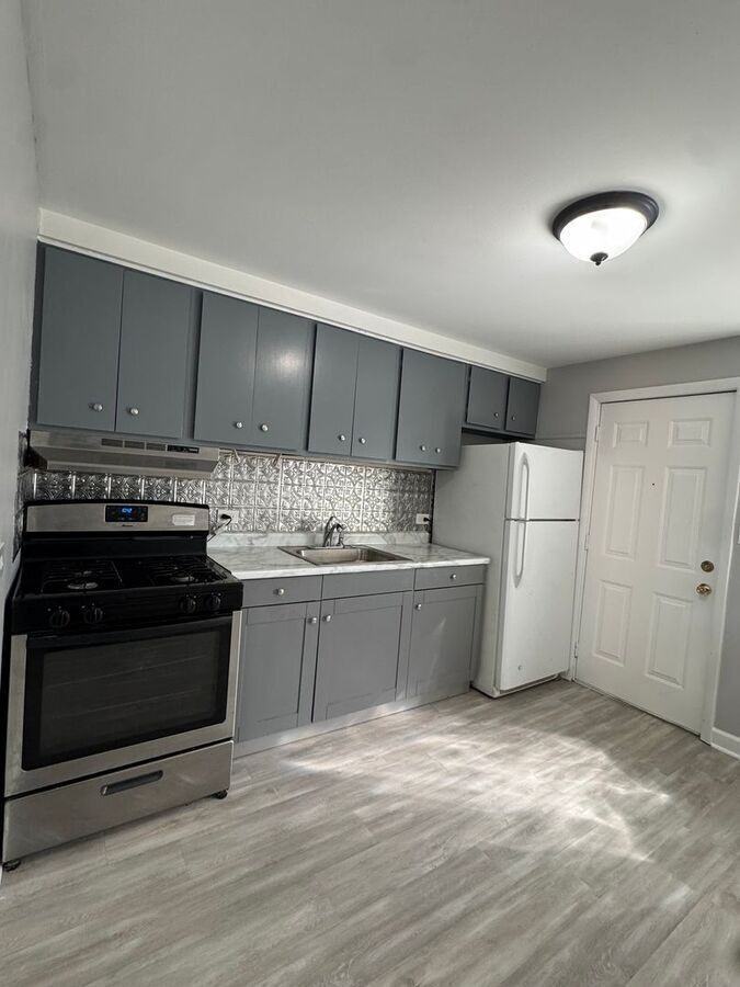 2151 119th St #1S - Photo 2 of 11