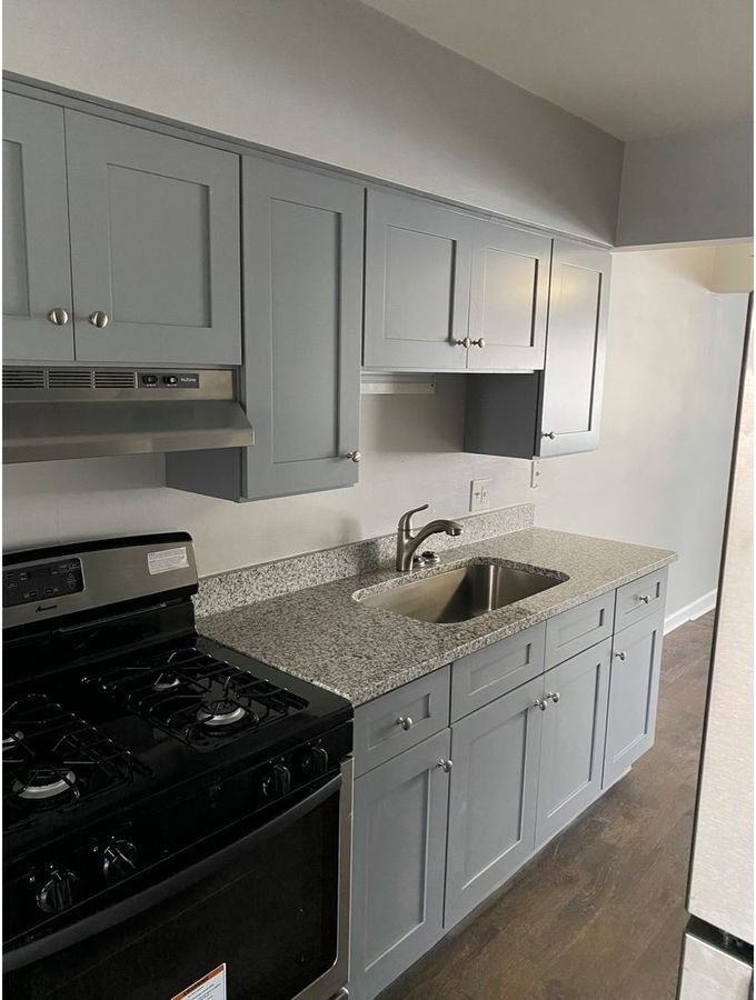 8706 S Troy Ave #1D - Photo 2 of 10