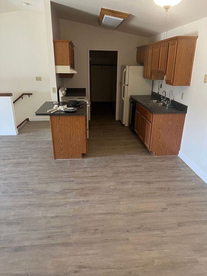 6226 80th Pl #203 - Photo 2 of 8