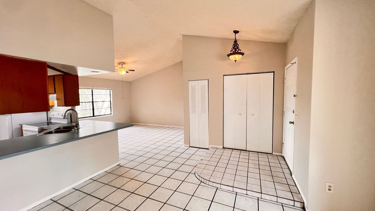 3257 Dudley Dr - Photo 7 of 30