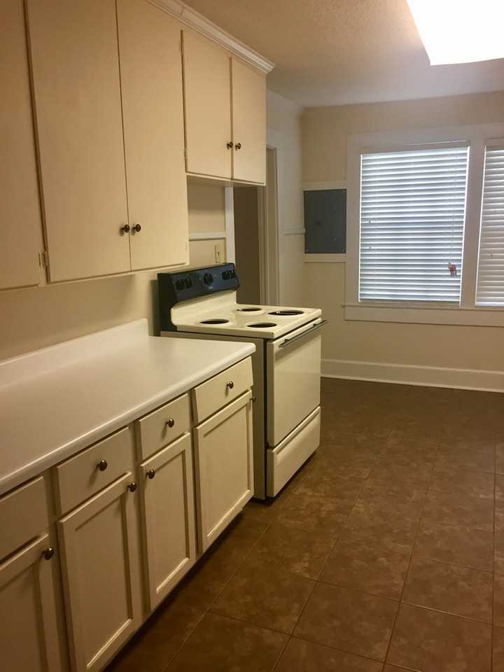 816 Park St - Photo 5 of 15