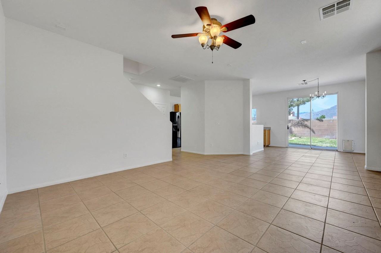 5028 Whistling Acres Ave - Photo 3 of 44