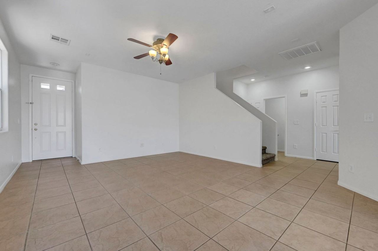 5028 Whistling Acres Ave - Photo 4 of 44