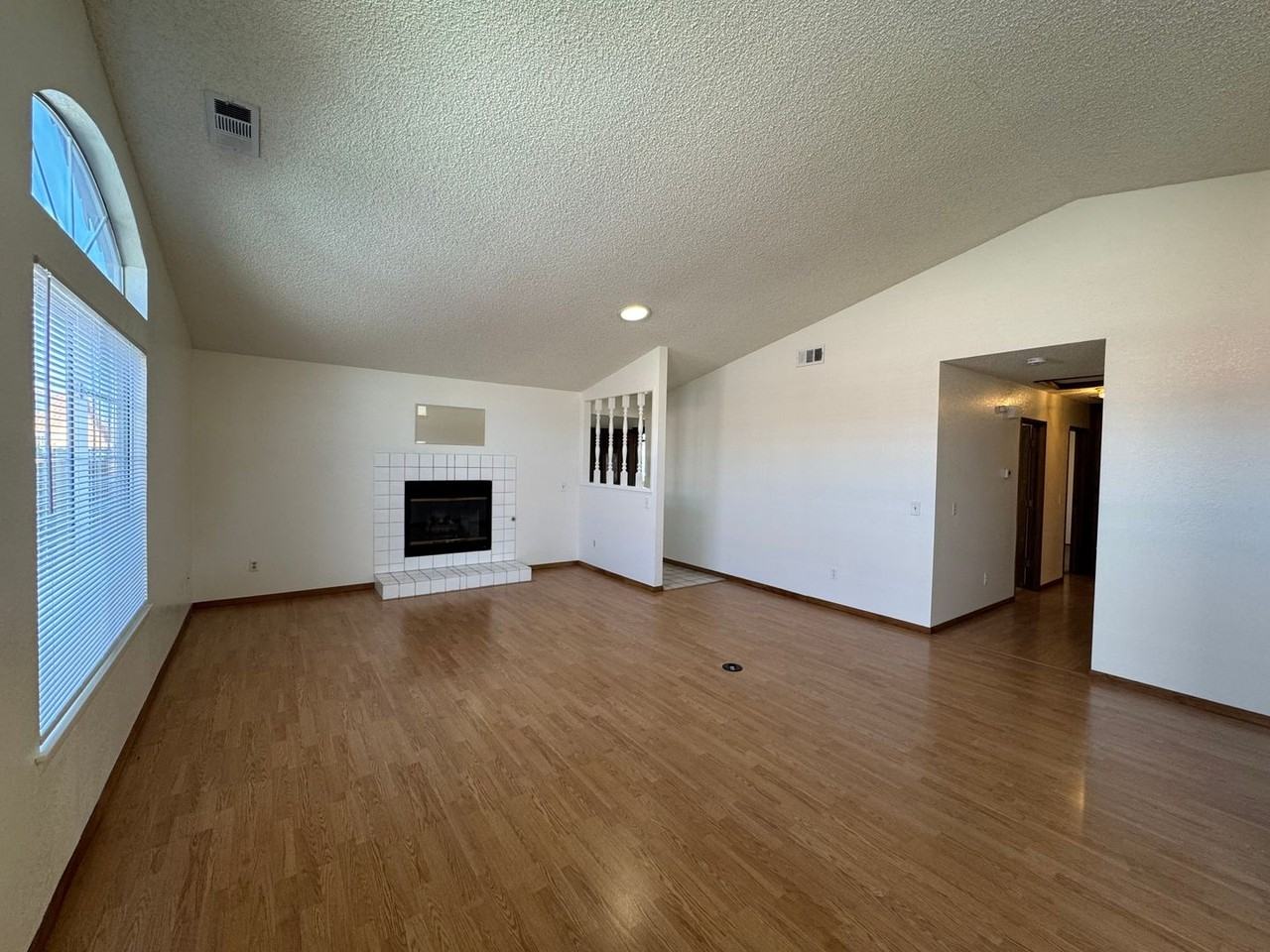 13300 Riverview Dr - Photo 4 of 21