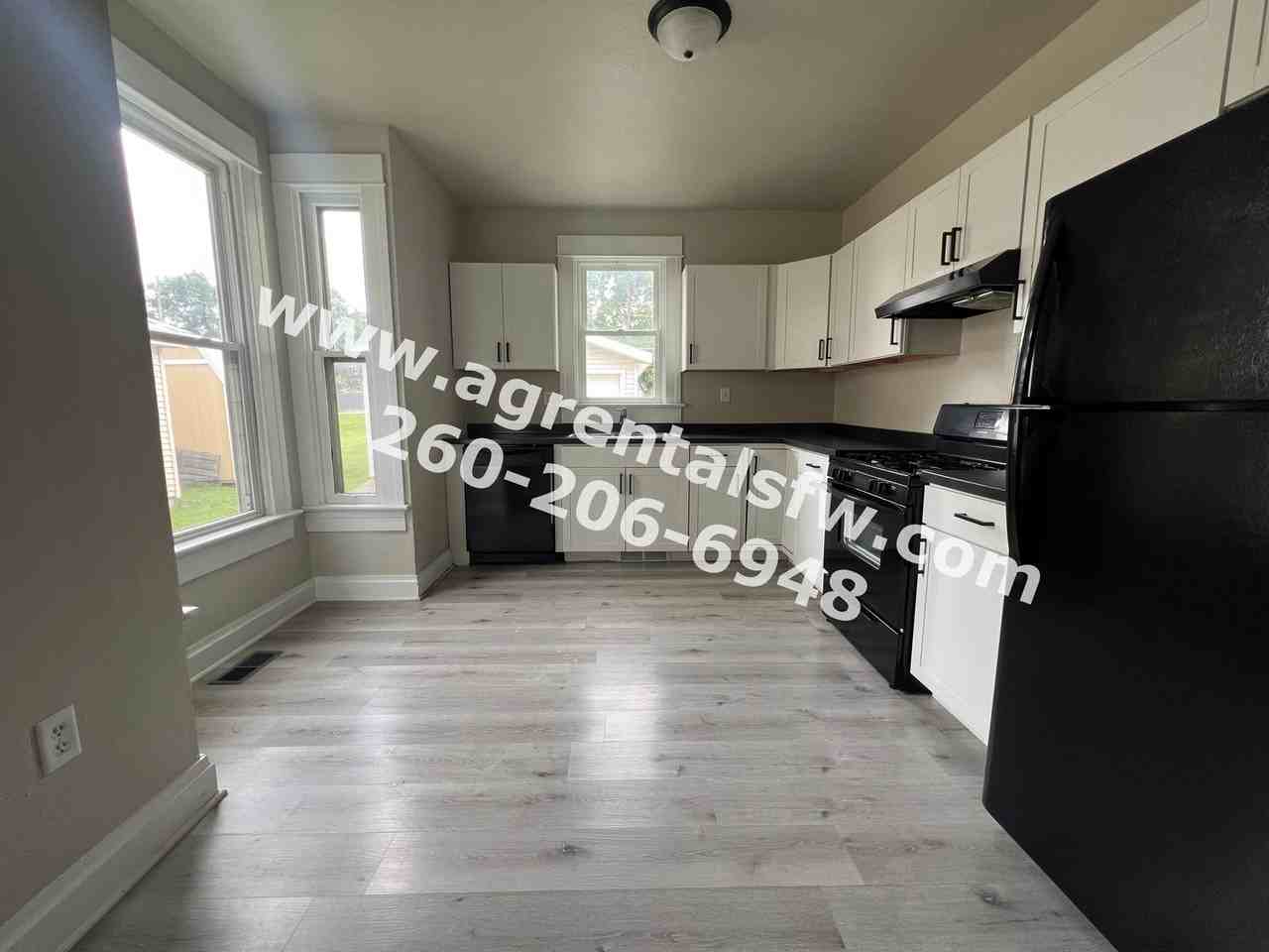 2101 Eby Ave - Photo 4 of 12