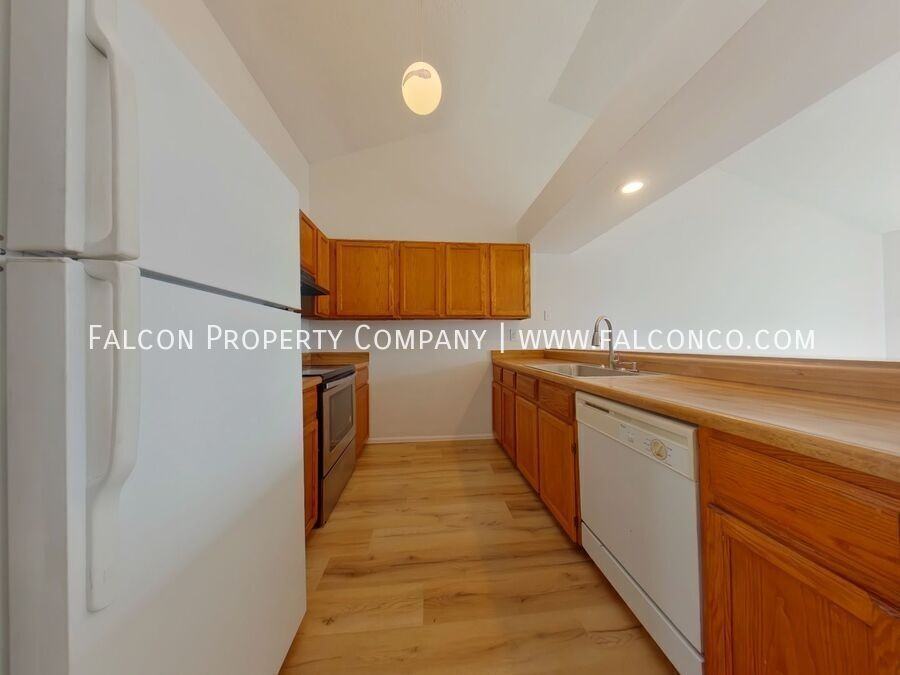 4527 Lamplighter Cir - Photo 2 of 9