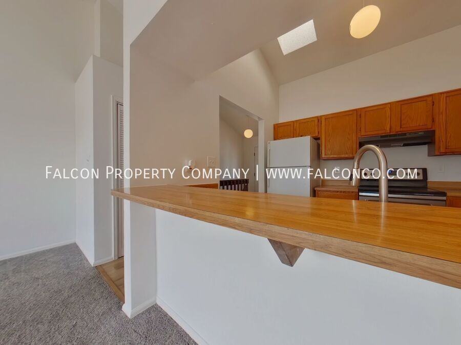 4527 Lamplighter Cir - Photo 3 of 9