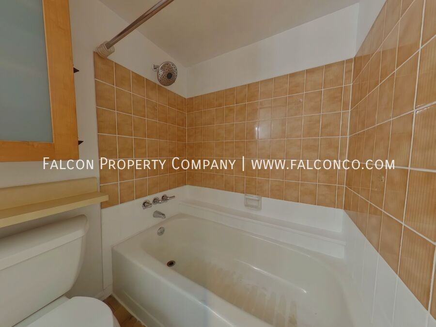 4527 Lamplighter Cir - Photo 7 of 9