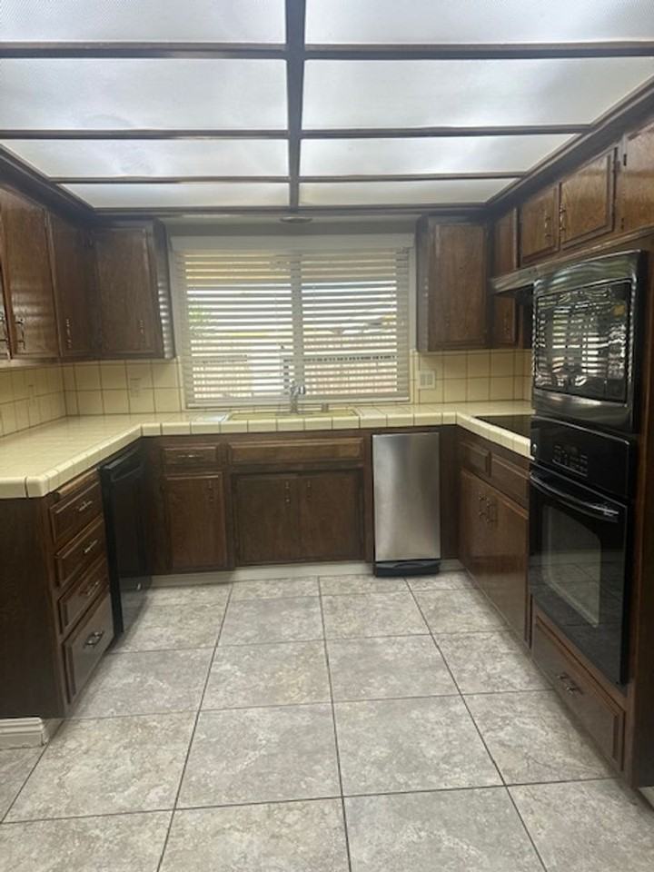 6713 Kimberly Ave - Photo 4 of 15