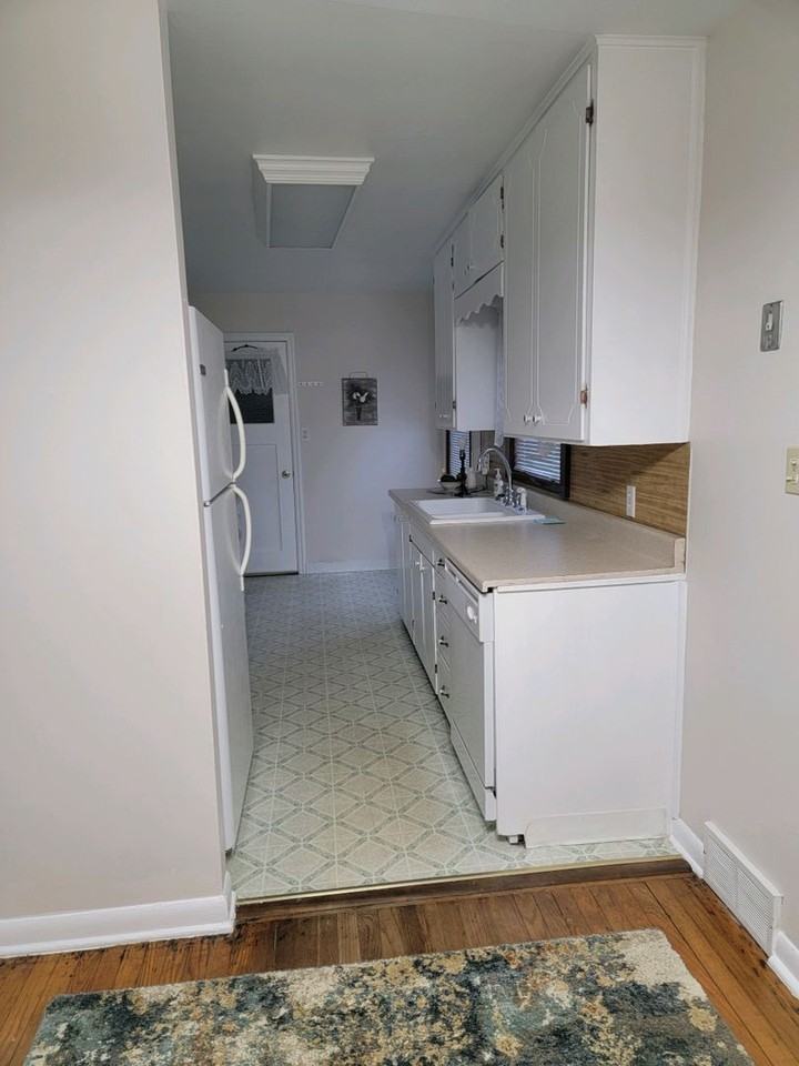 401 S 68th St - Photo 4 of 15