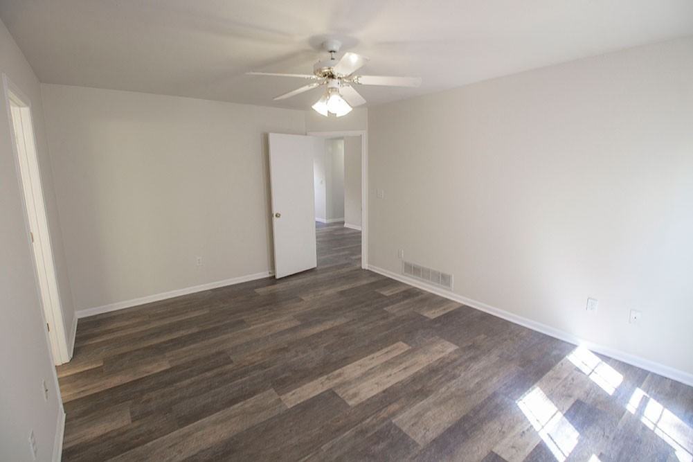 1603 Smiley Ln - Photo 3 of 42