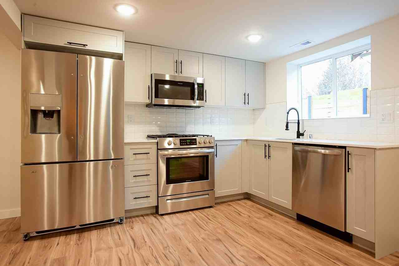 8307 13th Ave Nw - Photo 5 of 26