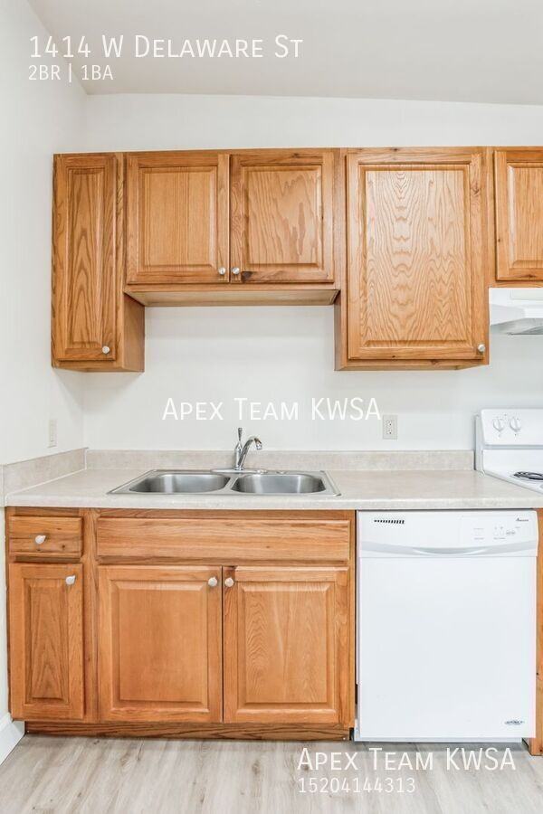 1414 W Delaware St - Photo 5 of 30