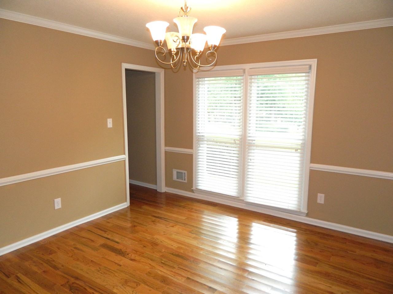 139 Springlakes Dr - Photo 4 of 17