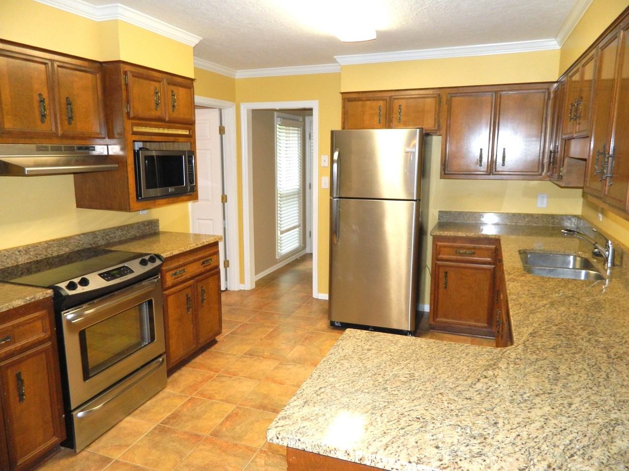 139 Springlakes Dr - Photo 6 of 17