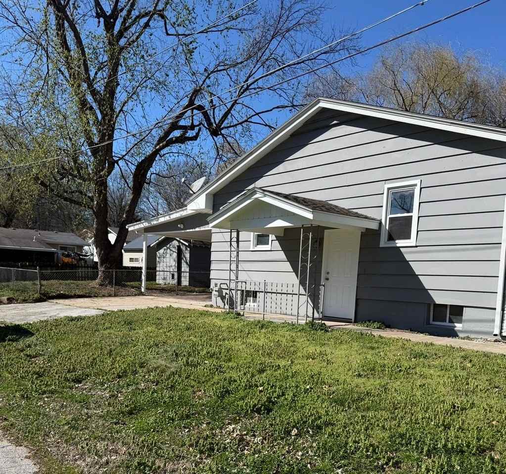 1453 S Fort Ave - Photo 2 of 32