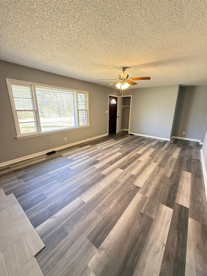 1453 S Fort Ave - Photo 5 of 32