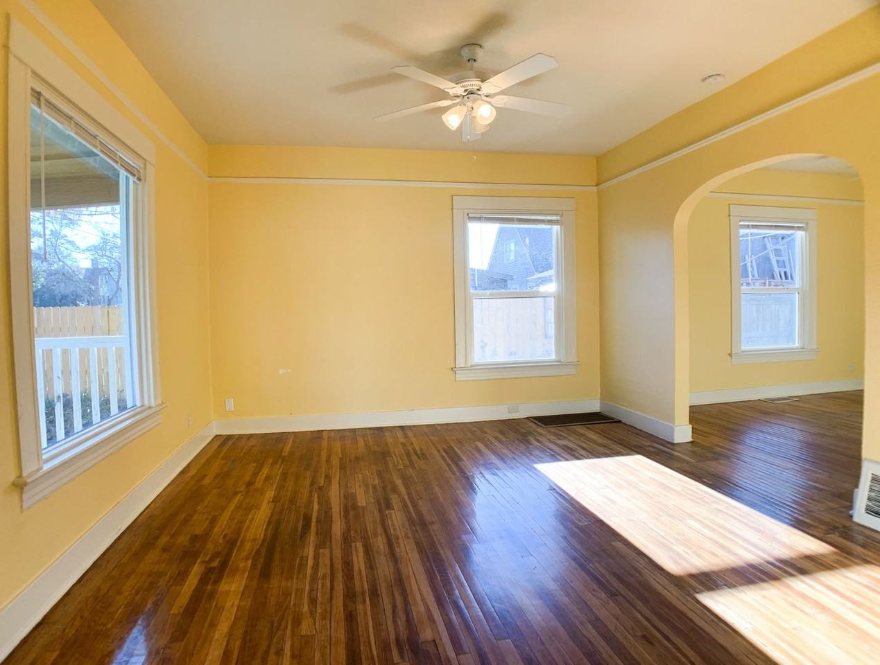 5025 N Montana Ave - Photo 3 of 32