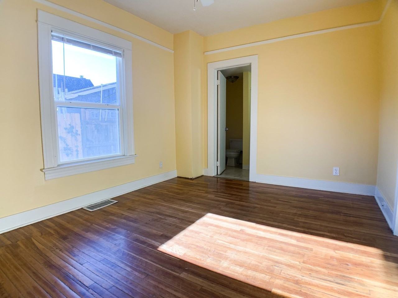 5025 N Montana Ave - Photo 5 of 32