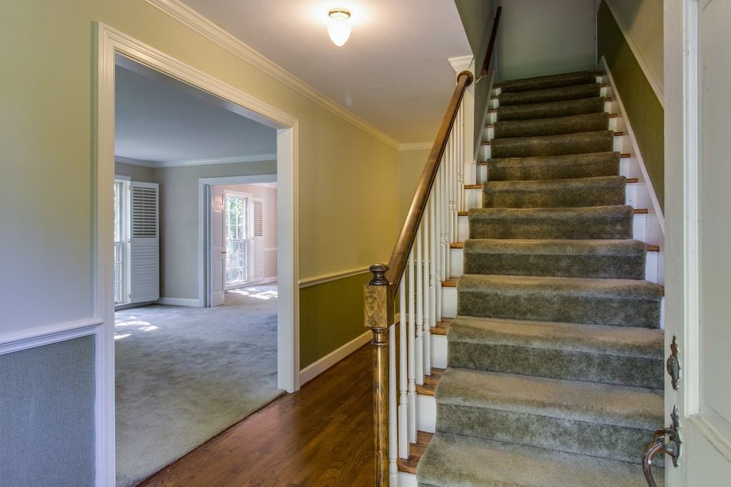 1501 Hillsboro Rd - Photo 3 of 24