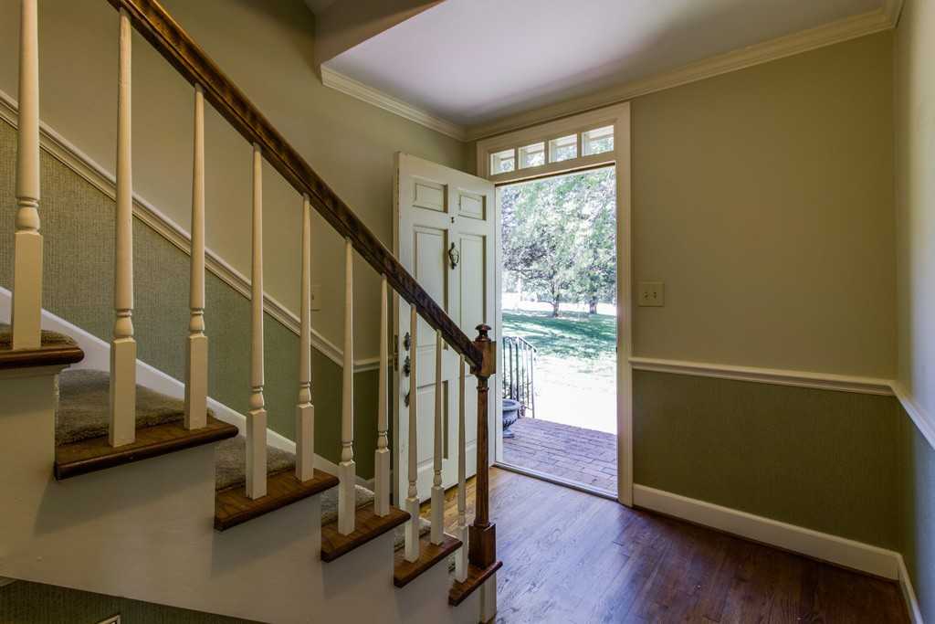 1501 Hillsboro Rd - Photo 4 of 24