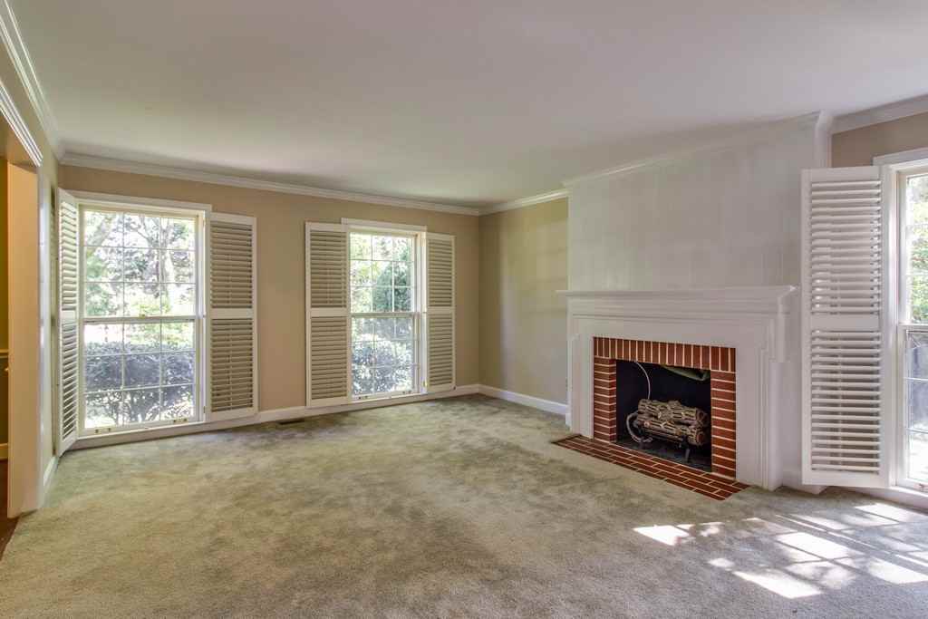 1501 Hillsboro Rd - Photo 5 of 24