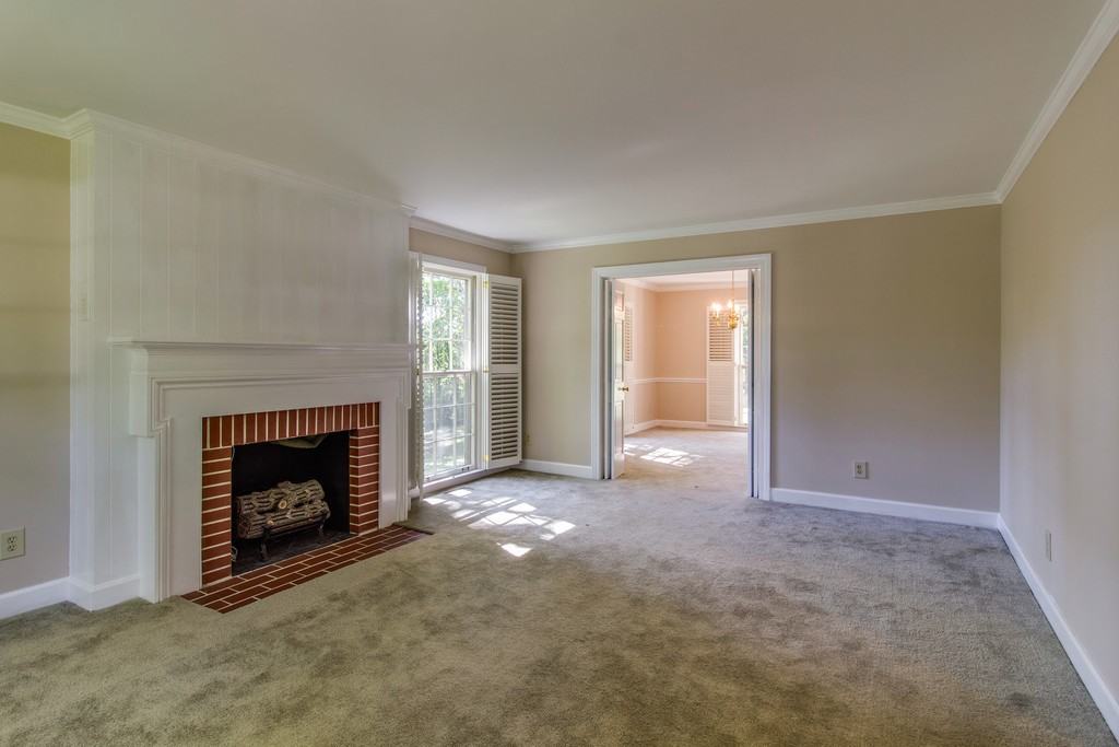 1501 Hillsboro Rd - Photo 6 of 24