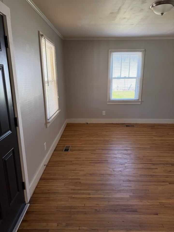 727 N Greenwood Ext - Photo 6 of 27