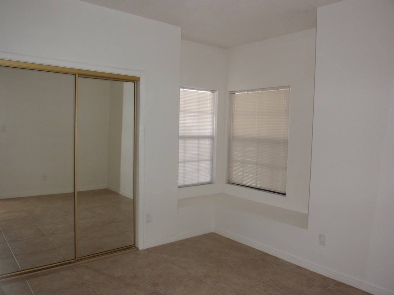 2714 Custer Way - Photo 6 of 24