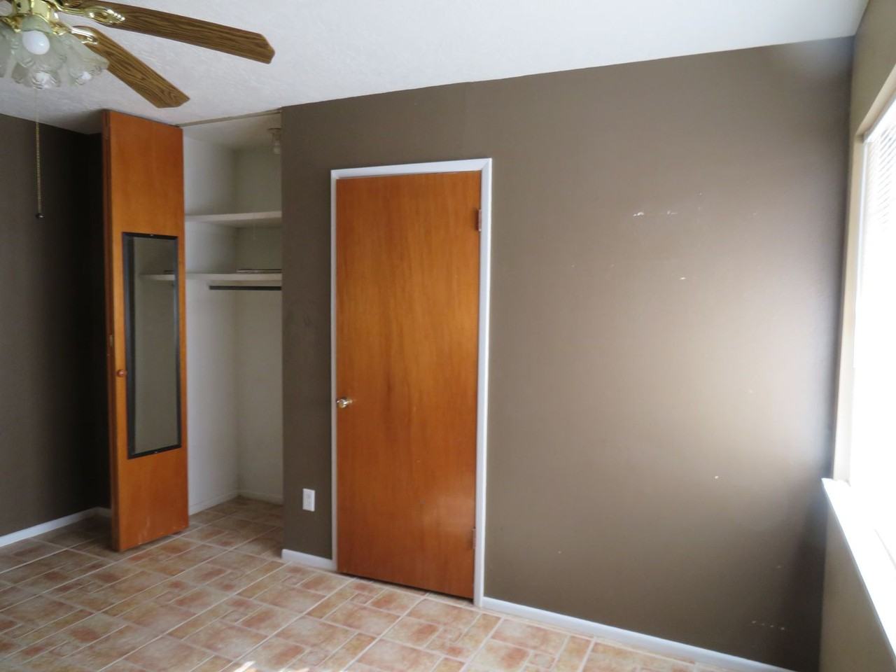 2040 Carlyle Dr - Photo 6 of 19