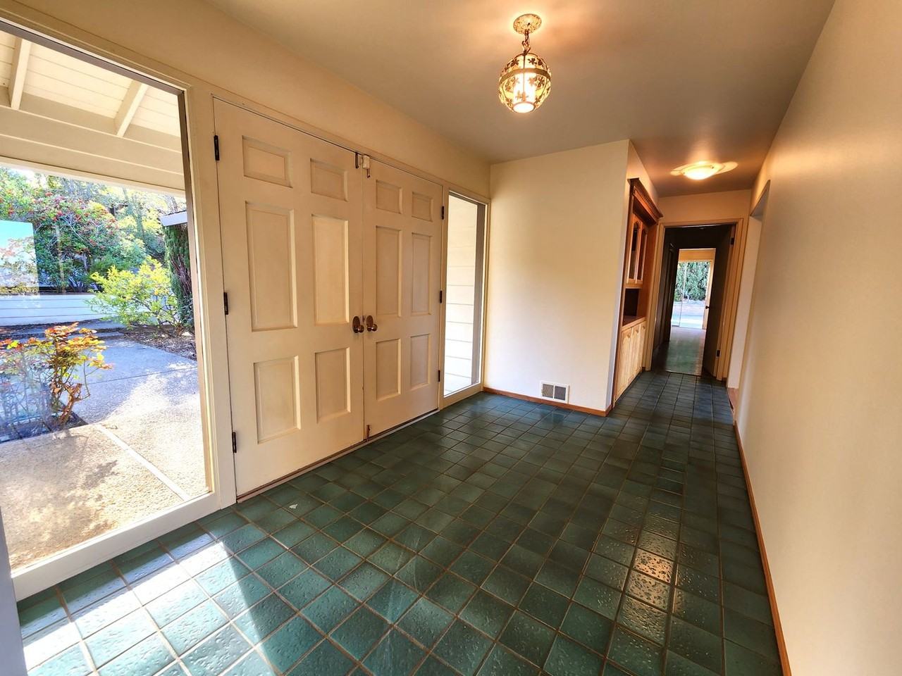 98 Mesa Ct - Photo 4 of 36